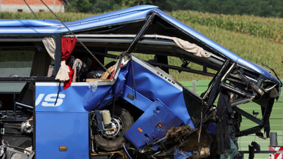 Yolcu otobüsleri çarpıştı: 13 ölü
