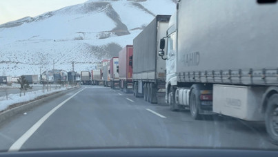 Türkiye-İran sınırında 10 kilometrelik TIR kuyruğu