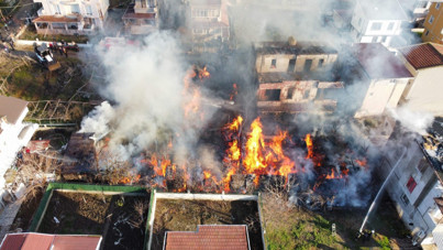 Pazar tezgahından çıktı, mahalleyi yaktı