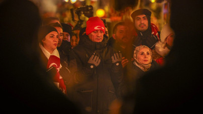Özgür Özel, Sarıkamış'ta meşaleli yürüyüşe katıldı