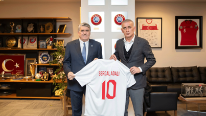 Serdal Adalı, Hacıosmanoğlu'nu ziyaret etti