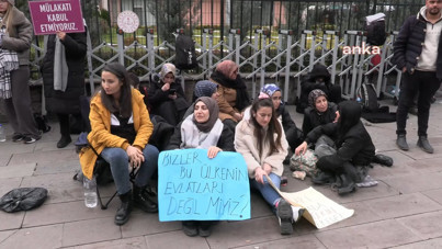 Mülakat mağdurlarının MEB'in önündeki oturma eylemi devam ediyor