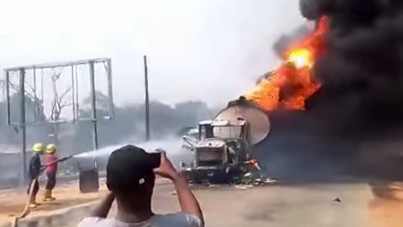 Nijerya'da akaryakıt tankeri patladı en az 70 kişi öldü