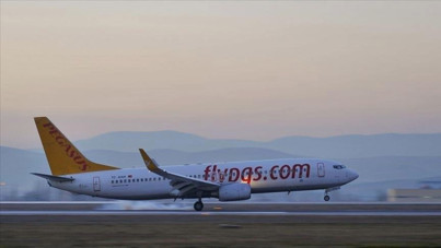 Beş aylık hamile kadın uçakta doğurdu, bebek öldü