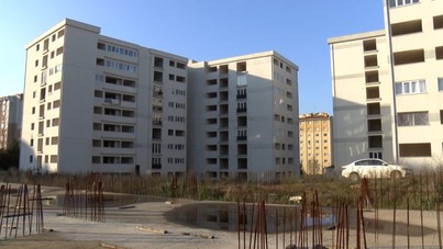 'Evimiz var' dediler, soğuk ve çamurla baş başa kaldılar