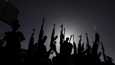 Husiler hipersonik füzeyle Tel Aviv'i vurdu