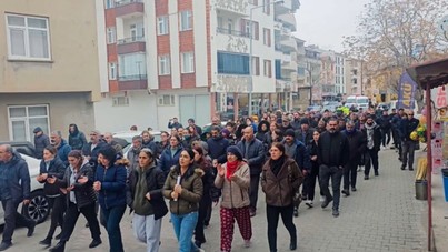 İlçe ayağa kalktı: Anne ve sevgilisi çocuğa istismar iddiasıyla tutuklandı