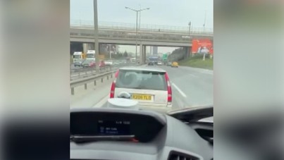 Yabancı plakalı araç hasta taşıyan ambulansa yol vermedi
