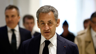 Sarkozy’ye elektronik kelepçe takıldı