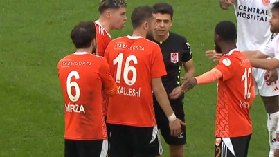 Şaka gibi olay: Top hakeme çarptı, gol iptal edildi