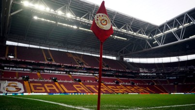 AZ Alkmaar maçı öncesi Galatasaray'ın stadında zeminin durumu