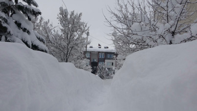 Bitlis'te kar kalınlığı 1 metreyi aştı