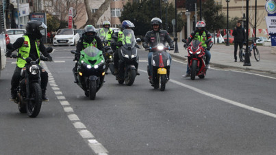 Motosikletlilerden 'katil bariyer' protestosu
