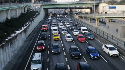 İşe gidenler için kâbus gibi sabah: İstanbul'da trafik kilitlendi