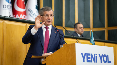 Davutoğlu aile fotoğrafını ilk kez yorumladı: AKP'ye mesaj, eski yol arkadaşlarına 'tavsiye'