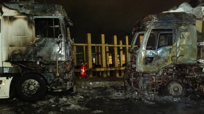 Karton koli yüklü TIR alev alev yandı