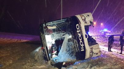 Afyonkarahisar'da otobüs devrildi: Ölü ve yaralılar var