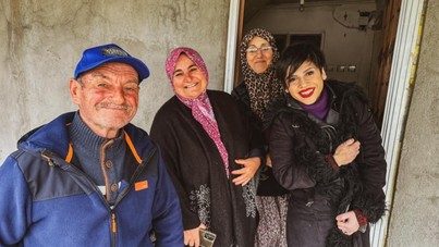 Sanatçı Aydilge, Yaren Leylek ve Adem amcayı ziyaret etti