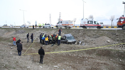 Kontrolden çıkan otomobil şarampole devrildi: 1 ölü, 1 yaralı