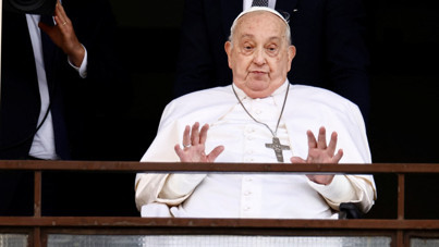 Papa haftalar sonra halkı selamladı