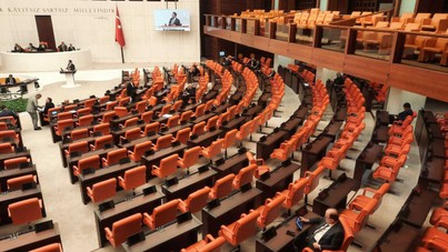 Meclis'te AKP sıraları boş kaldı