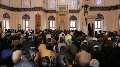 Japonya'da dikkat çeken görüntüler: Bayram namazı üç kez kılındı