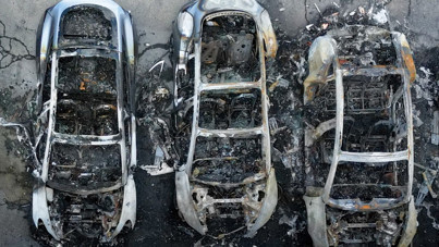 Elon Musk’a öfke tırmanıyor: Teslalar kül oldu