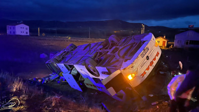 Yine yolcu otobüsü devrildi