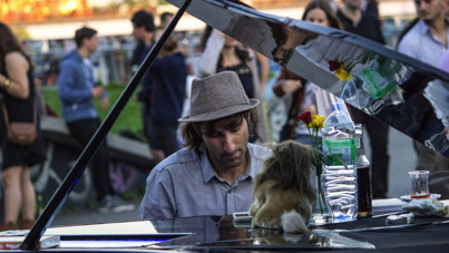 Gezi'nin piyanisti sınır dışı edildi, piyanosuna da el kondu