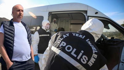 Annesini döven babasını bıçakla öldürdü