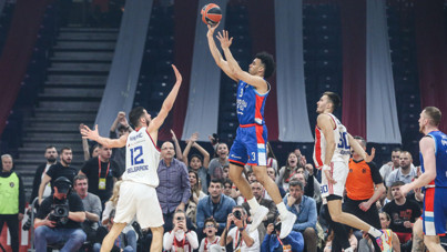 Anadolu Efes’ten tarihi Kızılyıldız zaferi: Son hafta öncesi Play-off'a girdi