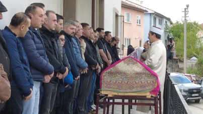 Kazada hayatını kaybeden 3 öğretmen toprağa verildi