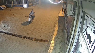 Alışverişe girdi, motosikletinden oldu
