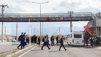 Üst geçit boş, yol dolu: Her gün ölüme davetiye çıkarıyorlar