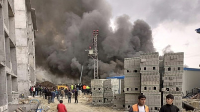 150 işçinin kaldığı konteyner alevlere teslim