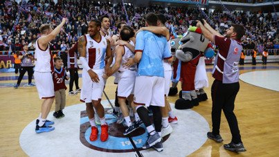 Fenerbahçe'yi yenen Trabzonspor, Süper Lig'de