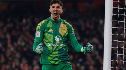 Onana'ya kesilen fatura Altay'a yaradı: United'da Premier Lig’de bir ilk