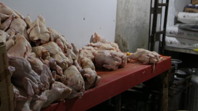 Döner imalathanesinde mide bulandıran görüntüler