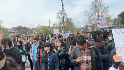 Liseliler proje okullarda öğretmen atamalarını Beşiktaş’ta protesto etti
