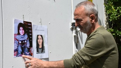 19 yıldır kayıp kızlarını yapay zekayla canlandırılan fotoğrafıyla arıyorlar