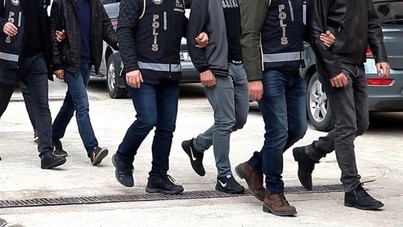 Yakınlarının bilgileriyle ikna edip altınlarını çaldılar