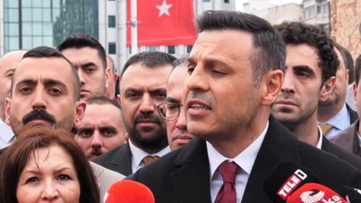 CHP'den bir ilk: Parti çelengine 'millet büyüktür' yazıldı