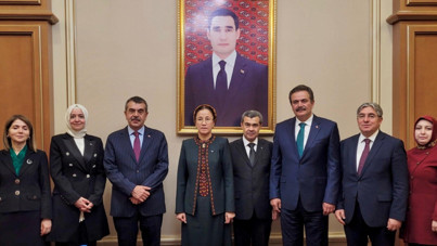 Kıbrıs 'golü': Fidan 'Aile meselesi' dedi, Tekin selam götürdü