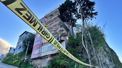 Heyelan bölgesindeki bina tahliye edildi