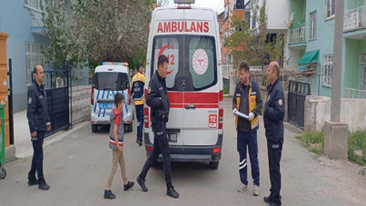 Kadını dövüp bıçaklayıp kaçtı