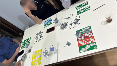 Kumar oynatıp canlı yayınladı, polisi peşine taktı