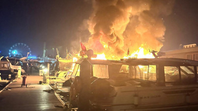 Marinadaki tekneler alev aldı