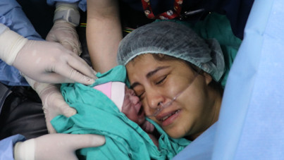 Türkiye'de ilk kez akciğer nakilli hasta anne oldu