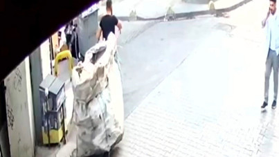 Çöpe atılan 200 bin dolarlık pırlantayı kağıt toplayıcısı buldu