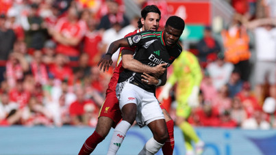 10 kişilik Arsenal, şampiyona geçit vermedi